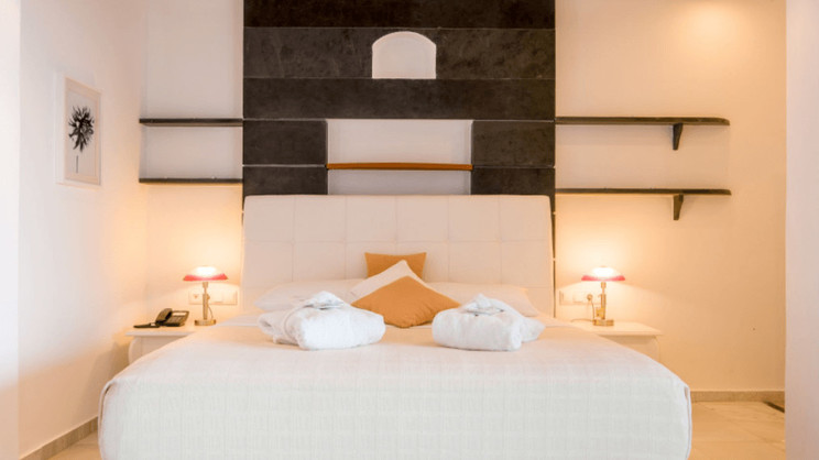 Antinea Suites & Spa Hotel